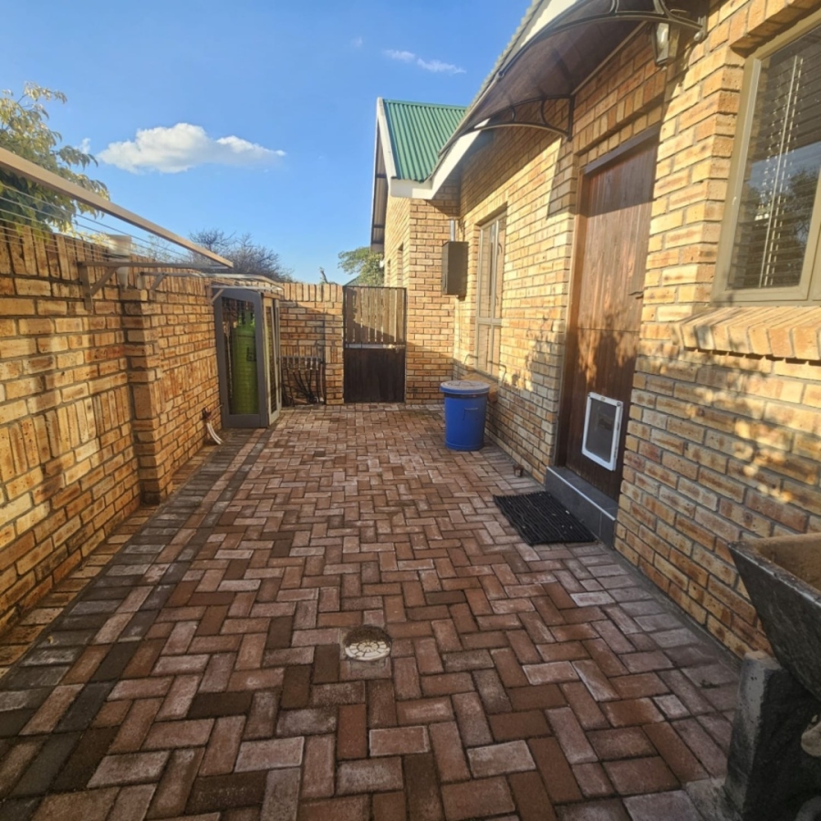 To Let 3 Bedroom Property for Rent in Wigwam North West